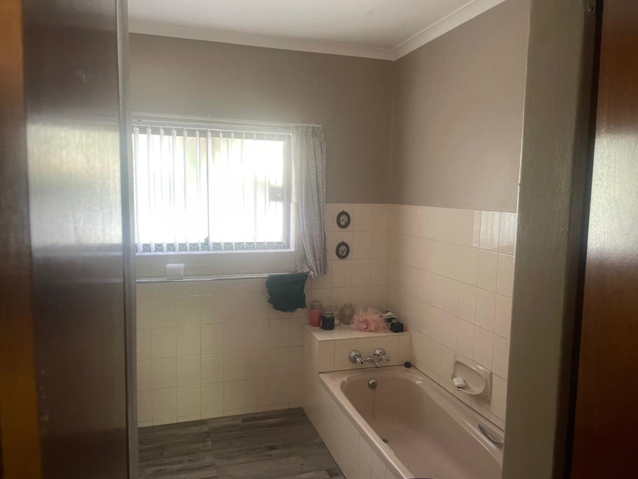 5 Bedroom Property for Sale in Porterville Western Cape